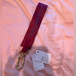 LULU LEMON NWT never lost Keychain